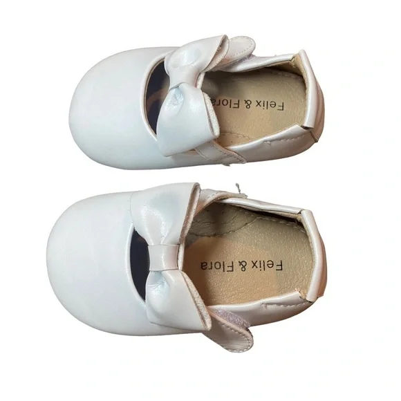 FELIX & Flora White toddler shoes - Picture 1 of 12